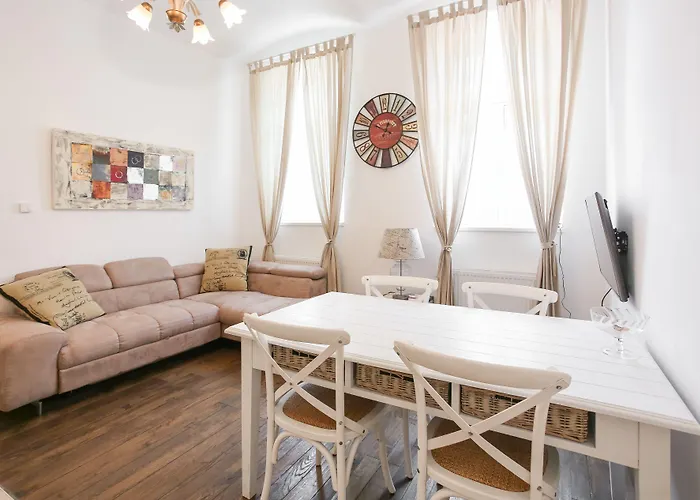 Vintagehome Schoenbrunn